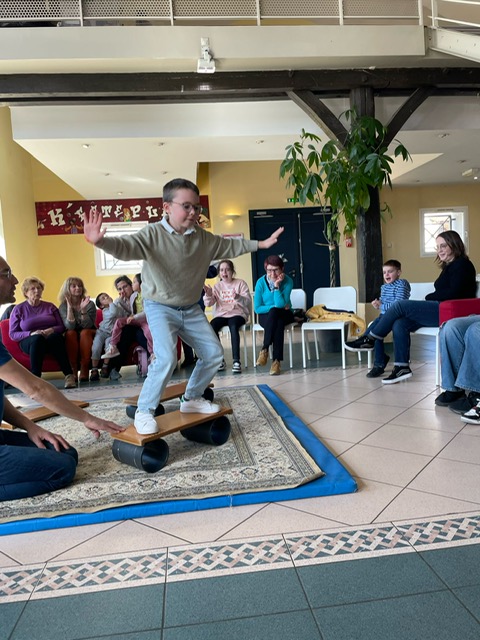 Mars 2025 : Initiation Cirque pour nos minikids avec les Renzo du Royal Boui Boui !